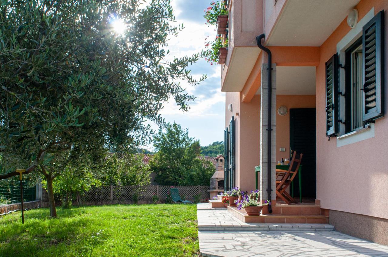 Apartment Lavandula Лабин Екстериор снимка